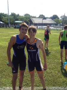 F. Mainville (Laurentides) et E. Roy (Centre-du-Québec) avant leur relais vélo.